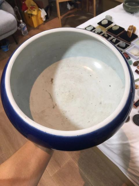 古玩陶瓷霽藍釉三足爐真品鑒賞圖