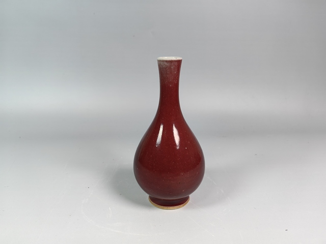 古玩陶瓷清中均紅釉撣瓶真品鑒賞圖