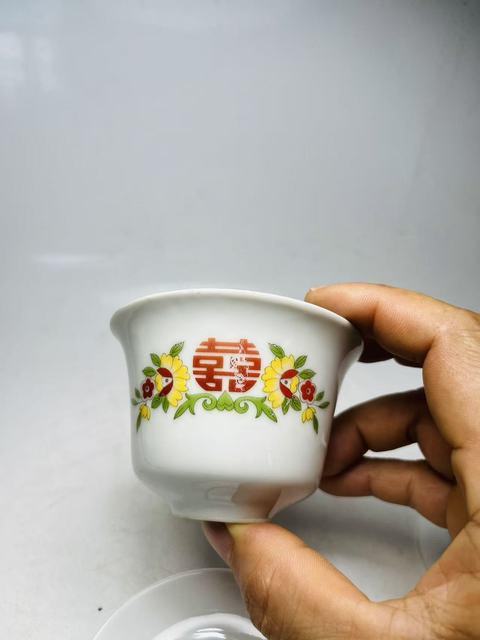 古玩陶瓷貼花粉彩花間喜字紋蓋碗真品鑒賞圖