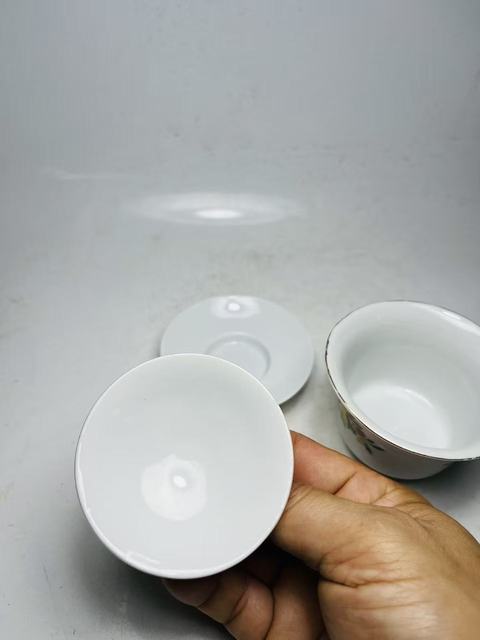 古玩陶瓷貼花粉彩花間喜字紋蓋碗真品鑒賞圖
