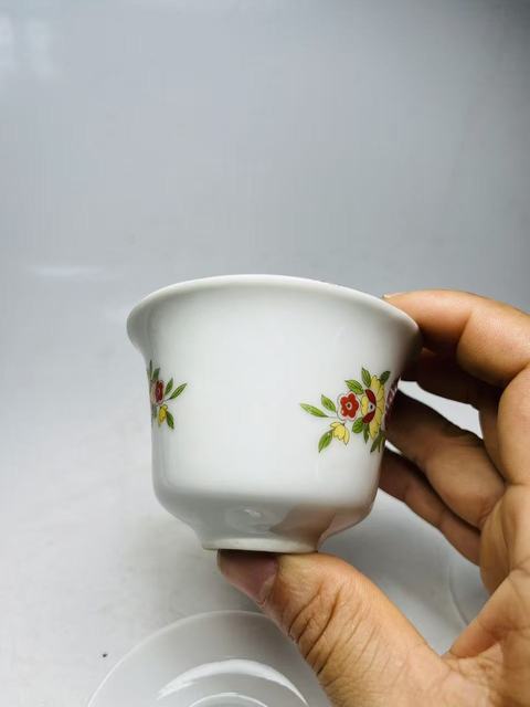 古玩陶瓷貼花粉彩花間喜字紋蓋碗真品鑒賞圖