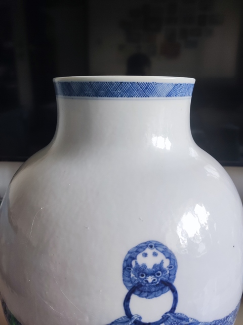 古玩陶瓷青花鋪首銜環尊真品鑒賞圖