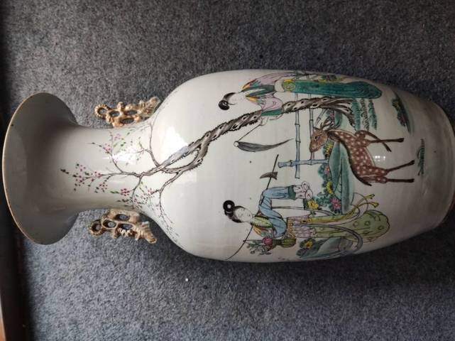 古玩陶瓷仕女龍紋粉彩瓶真品鑒賞圖