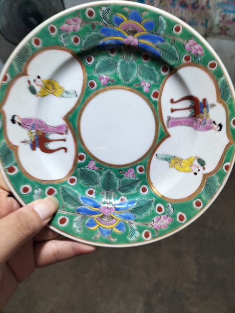 古玩陶瓷三娘教子圖粉彩盤真品鑒賞圖