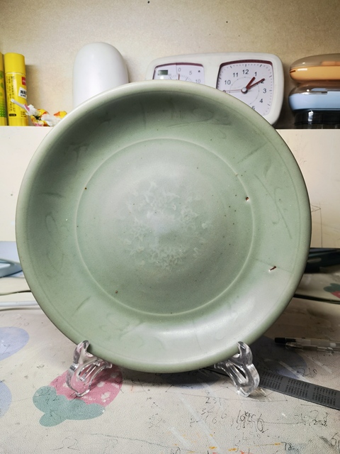 古玩陶瓷龍泉青瓷刻花盤真品鑒賞圖