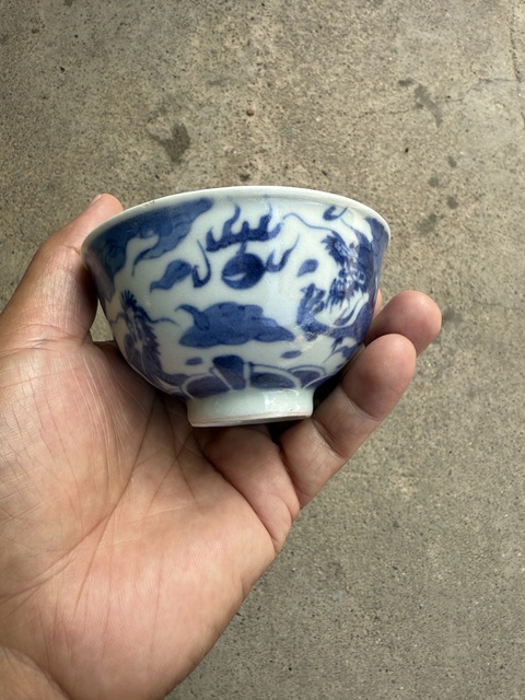 古玩陶瓷龍紋青花杯真品鑒賞圖