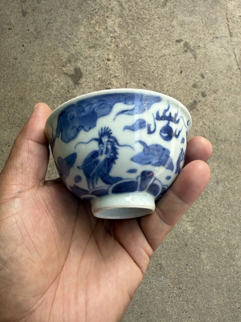 古玩陶瓷龍紋青花杯真品鑒賞圖