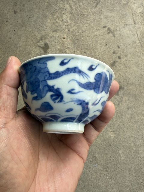 古玩陶瓷龍紋青花杯真品鑒賞圖