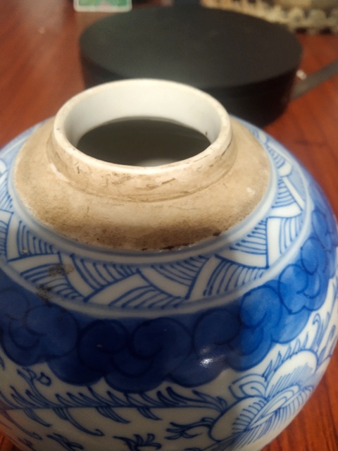 古玩陶瓷青花淡描花卉紋喜字罐真品鑒賞圖