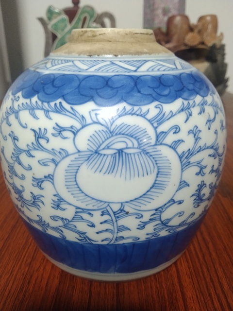 古玩陶瓷青花淡描花卉紋喜字罐真品鑒賞圖