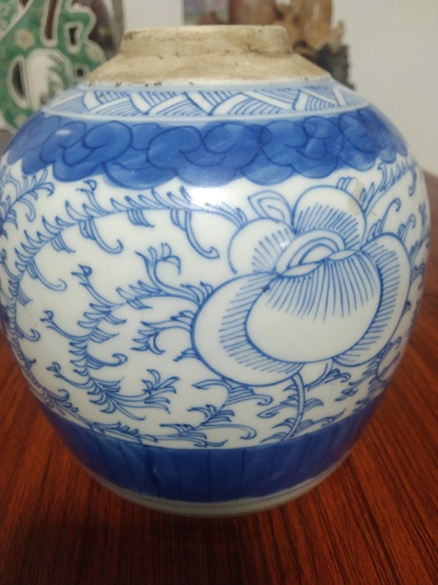 古玩陶瓷青花淡描花卉紋喜字罐真品鑒賞圖