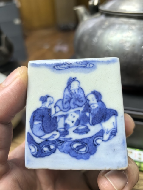 古玩陶瓷青花人物四方盒真品鑒賞圖