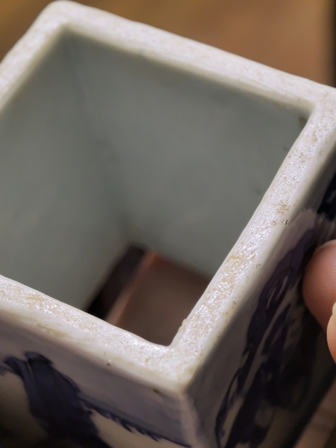 古玩陶瓷青花人物四方盒真品鑒賞圖