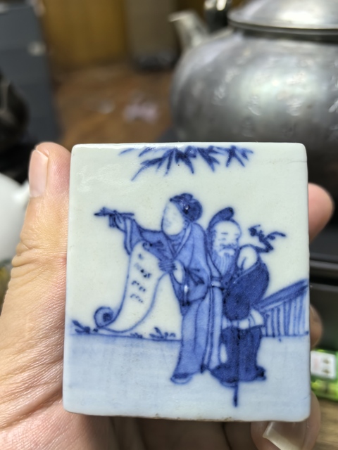 古玩陶瓷青花人物四方盒真品鑒賞圖