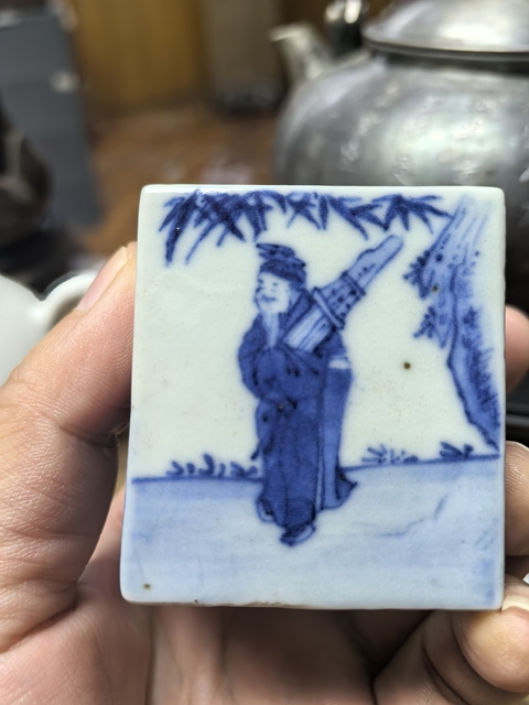 古玩陶瓷青花人物四方盒真品鑒賞圖