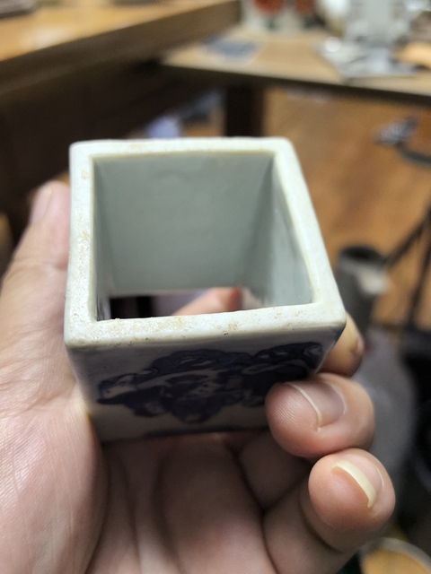 古玩陶瓷青花人物四方盒真品鑒賞圖