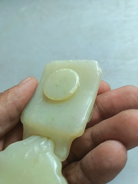 古玩玉器和田玉雕“螭龍紋帶扣”真品鑒賞圖