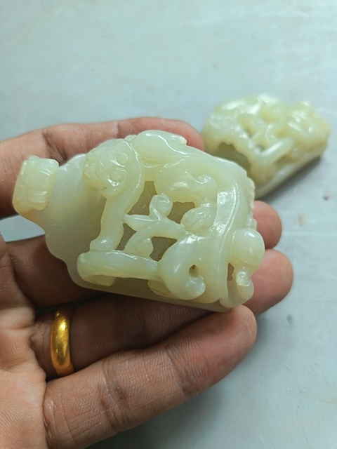 古玩玉器和田玉雕“螭龍紋帶扣”真品鑒賞圖