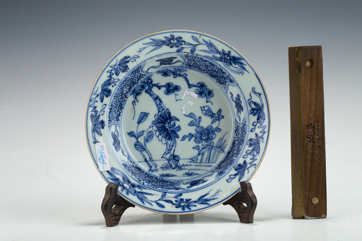 古玩陶瓷清康熙·青花線描花卉紋折沿盤真品鑒賞圖
