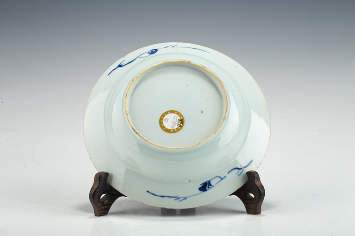 古玩陶瓷清康熙·青花線描花卉紋折沿盤真品鑒賞圖