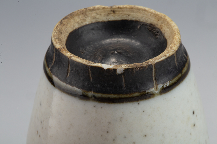 古玩陶瓷清晚·青花鐵骨泥壽字紋小瓶真品鑒賞圖