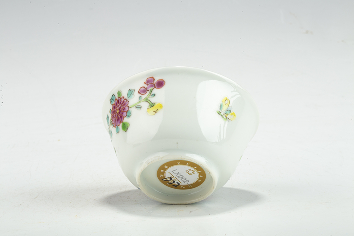 古玩陶瓷清乾隆·粉彩花鳥紋杯碟真品鑒賞圖