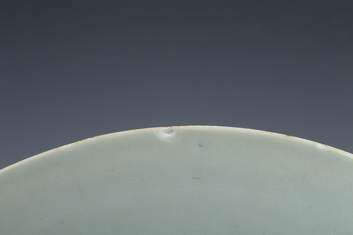 古玩陶瓷清乾隆·青花花籃滿池嬌紋折沿盤真品鑒賞圖