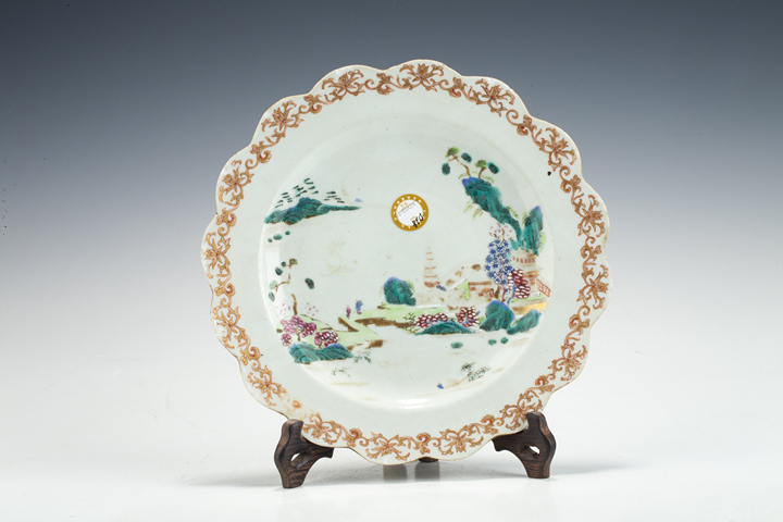 古玩陶瓷清乾隆·粉彩山水紋花口盤真品鑒賞圖
