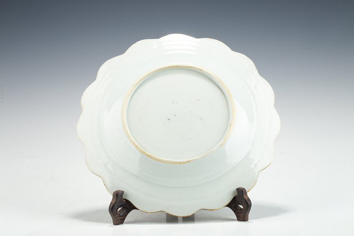 古玩陶瓷清乾隆·粉彩山水紋花口盤真品鑒賞圖