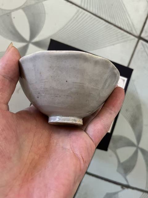 古玩陶瓷影青花口杯真品鑒賞圖