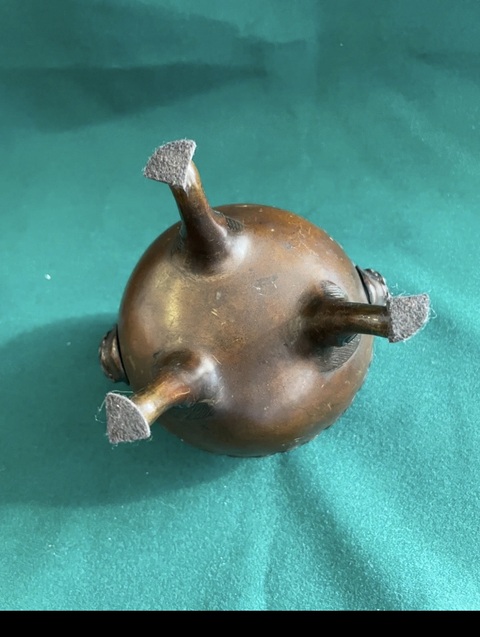 古玩銅器三足鼎式熏爐真品鑒賞圖