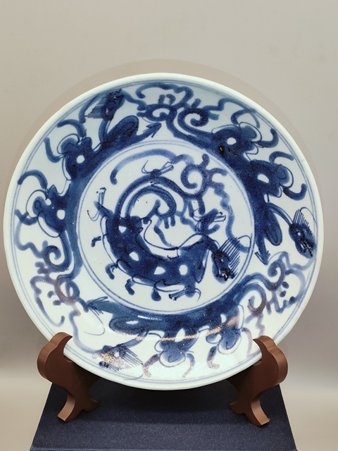 古玩陶瓷雍正青花螭龍紋盤真品鑒賞圖