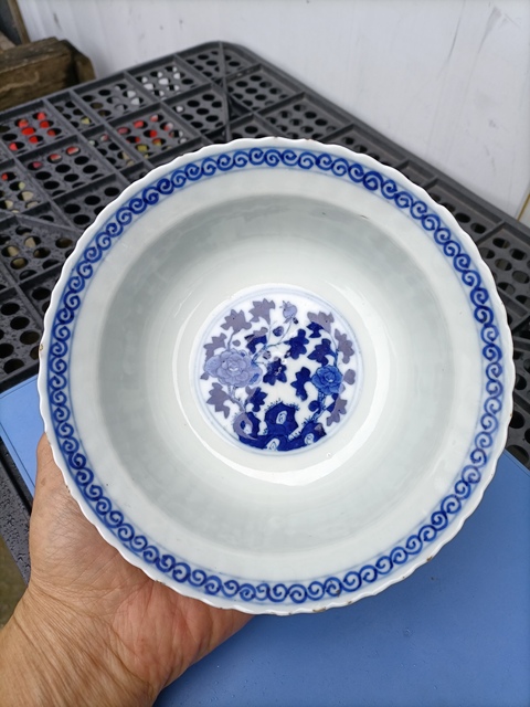 古玩陶瓷青花靈芝花卉紋花口碗真品鑒賞圖