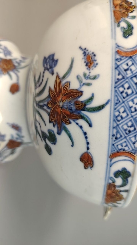 古玩陶瓷斗彩花卉紋簋真品鑒賞圖