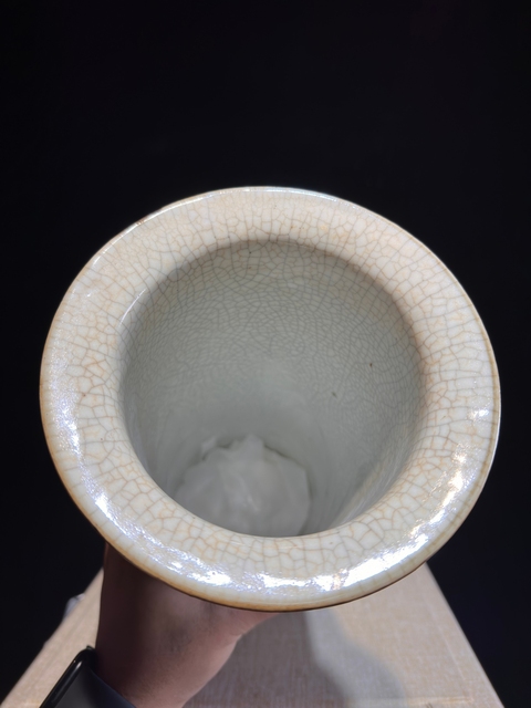 古玩陶瓷哥釉地鐵銹釉青花花觚真品鑒賞圖