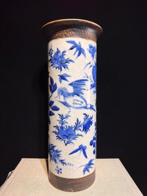 古玩陶瓷哥釉地鐵銹釉青花花觚真品鑒賞圖
