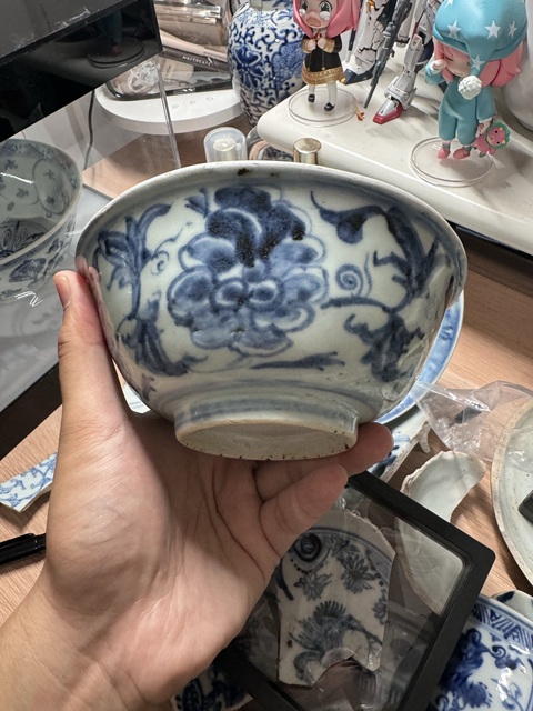 古玩陶瓷青花花卉紋碗真品鑒賞圖