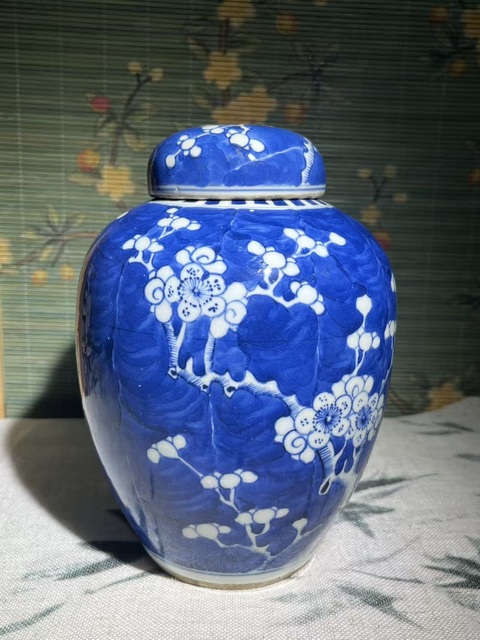 古玩陶瓷青花留白冰梅紋蓋罐拍賣,當前價格2000元