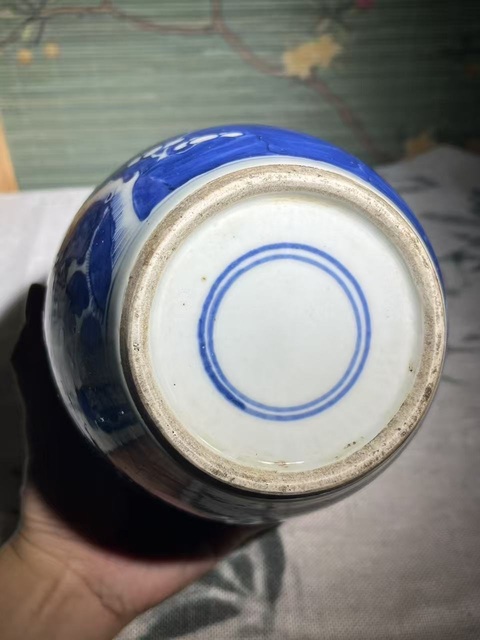 古玩陶瓷青花留白冰梅紋蓋罐拍賣,當前價格2000元