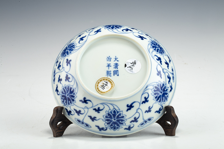 古玩陶瓷清同治·青花纏枝蓮紋盤（官）真品鑒賞圖