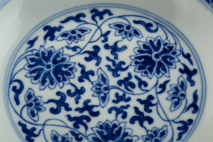 古玩陶瓷清同治·青花纏枝蓮紋盤（官）真品鑒賞圖