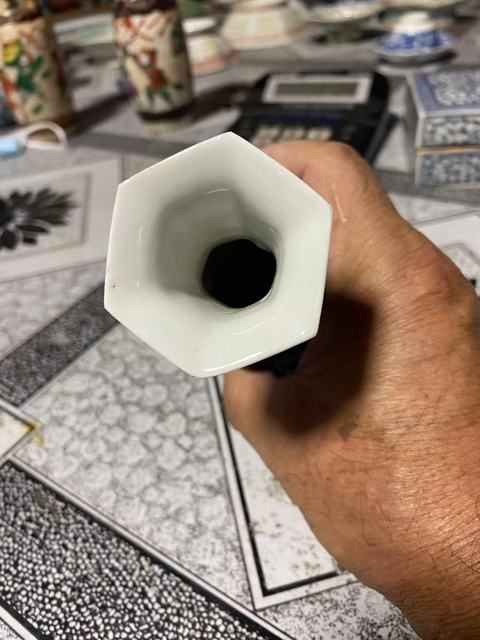 古玩陶瓷青花人物故事紋六方瓶真品鑒賞圖