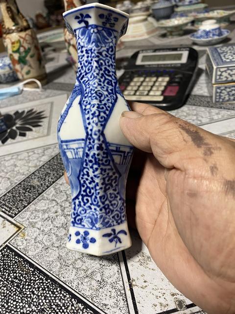 古玩陶瓷青花人物故事紋六方瓶真品鑒賞圖