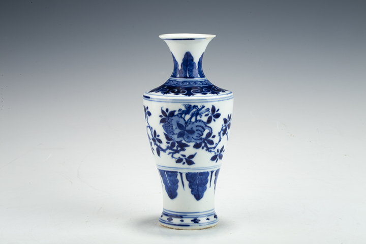 古玩陶瓷清乾隆·青花三多紋瓶拍賣，當前價格4152元