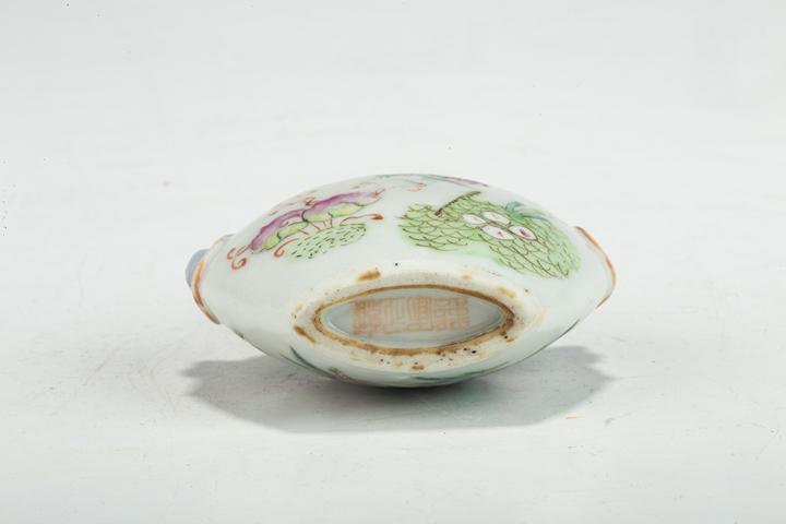 古玩陶瓷清晚·粉彩一鳴驚人紋鼻煙壺拍賣(mài)，當(dāng)前價(jià)格864元