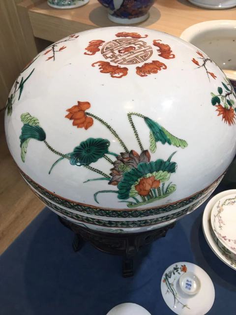 古玩陶瓷五福同壽花卉紋捧盒真品鑒賞圖