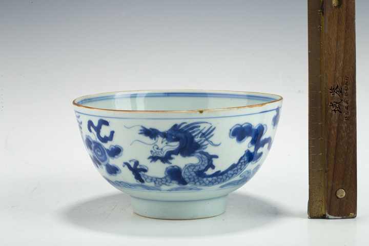 古玩陶瓷清康熙·青花云龍三現紋碗拍賣,當前價格3492元