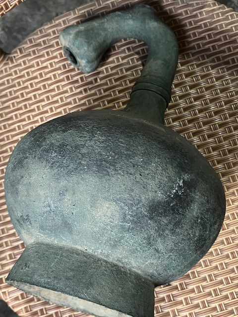 古玩銅器秦代蒜頭瓶真品鑒賞圖