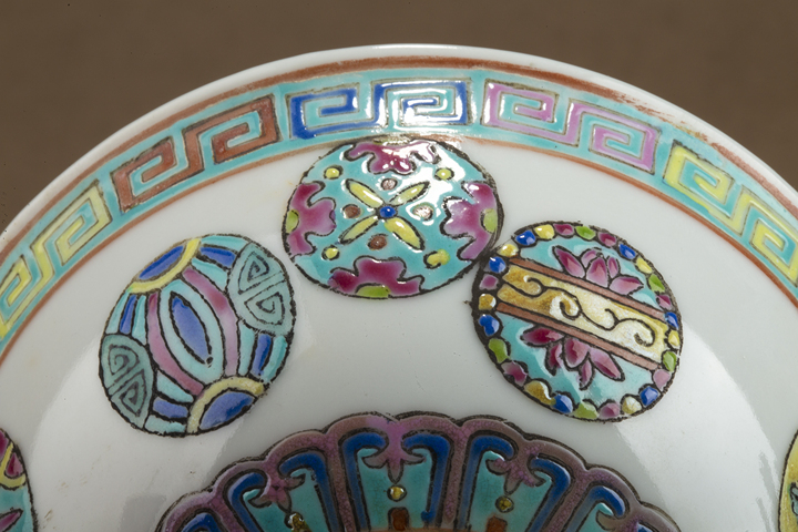 古玩陶瓷民國·粉彩皮球花紋碗真品鑒賞圖