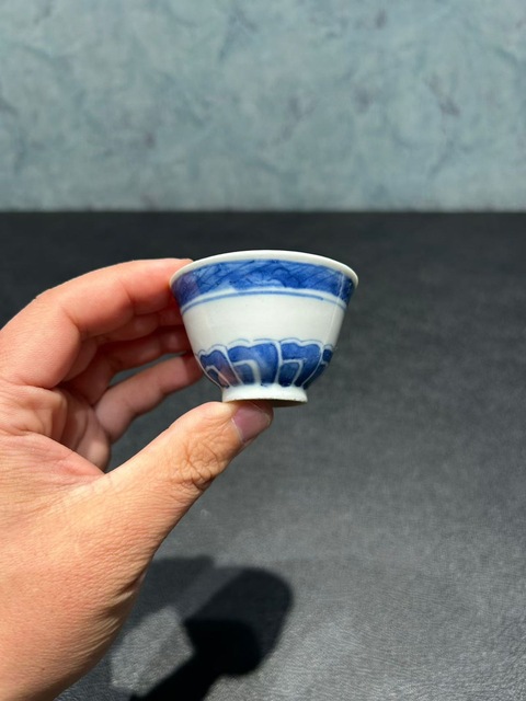 古玩陶瓷青花仰蓮紋杯真品鑒賞圖
